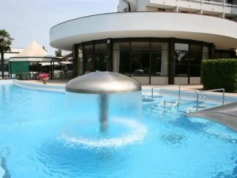 Hotel Commodore Terme Montegrotto Terme 3*,